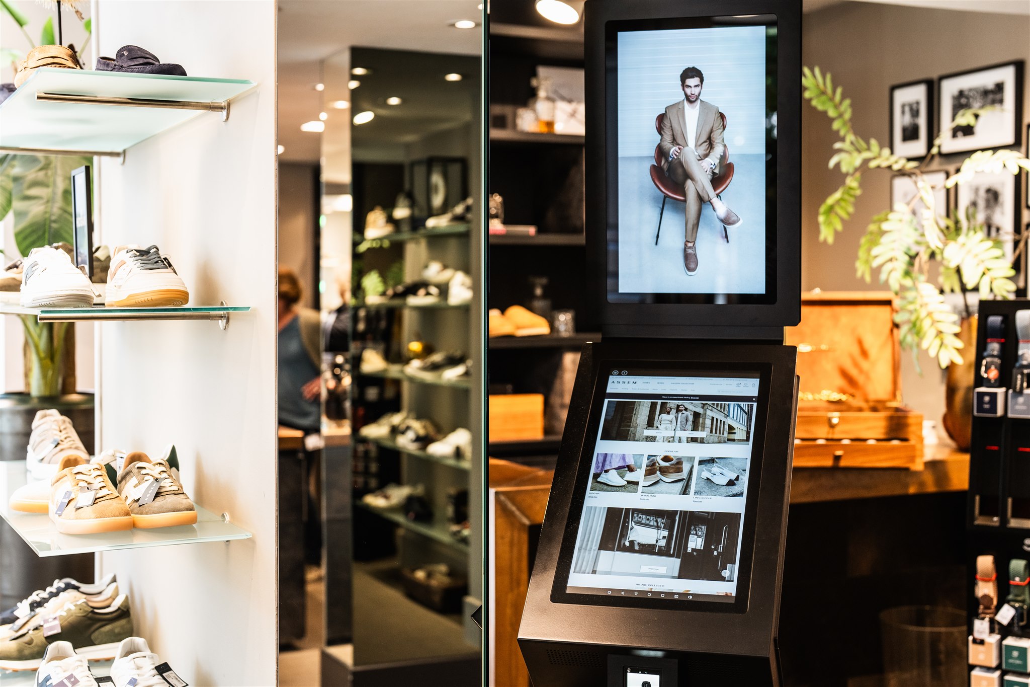 Marketing in Beeld Etalage Schermen Marketing iN Beeld