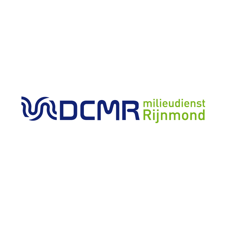 Logo van DCMR, organisatie met narrowcasting oplossingen voor interne communicatie.